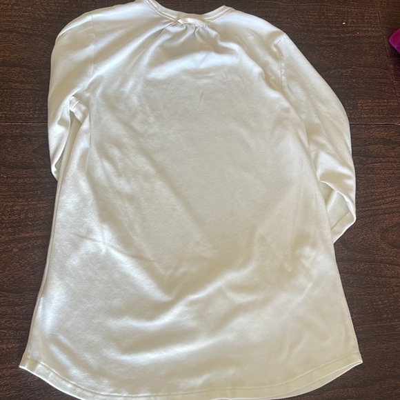 Lands’ End 💯% cotton lacrosse emblem ivory long sleeve shirt - Picture 4 of 4